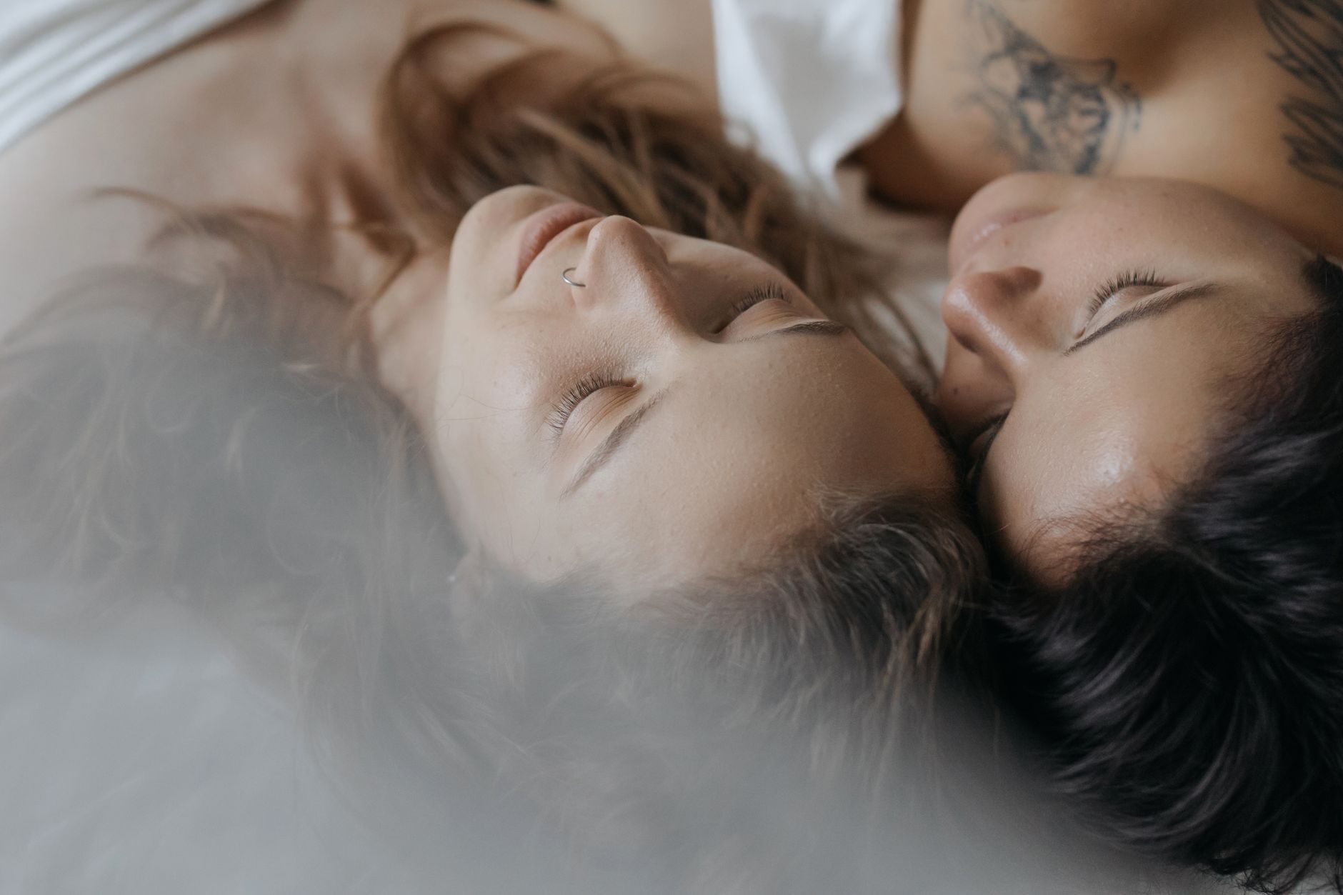 Couple enlacé